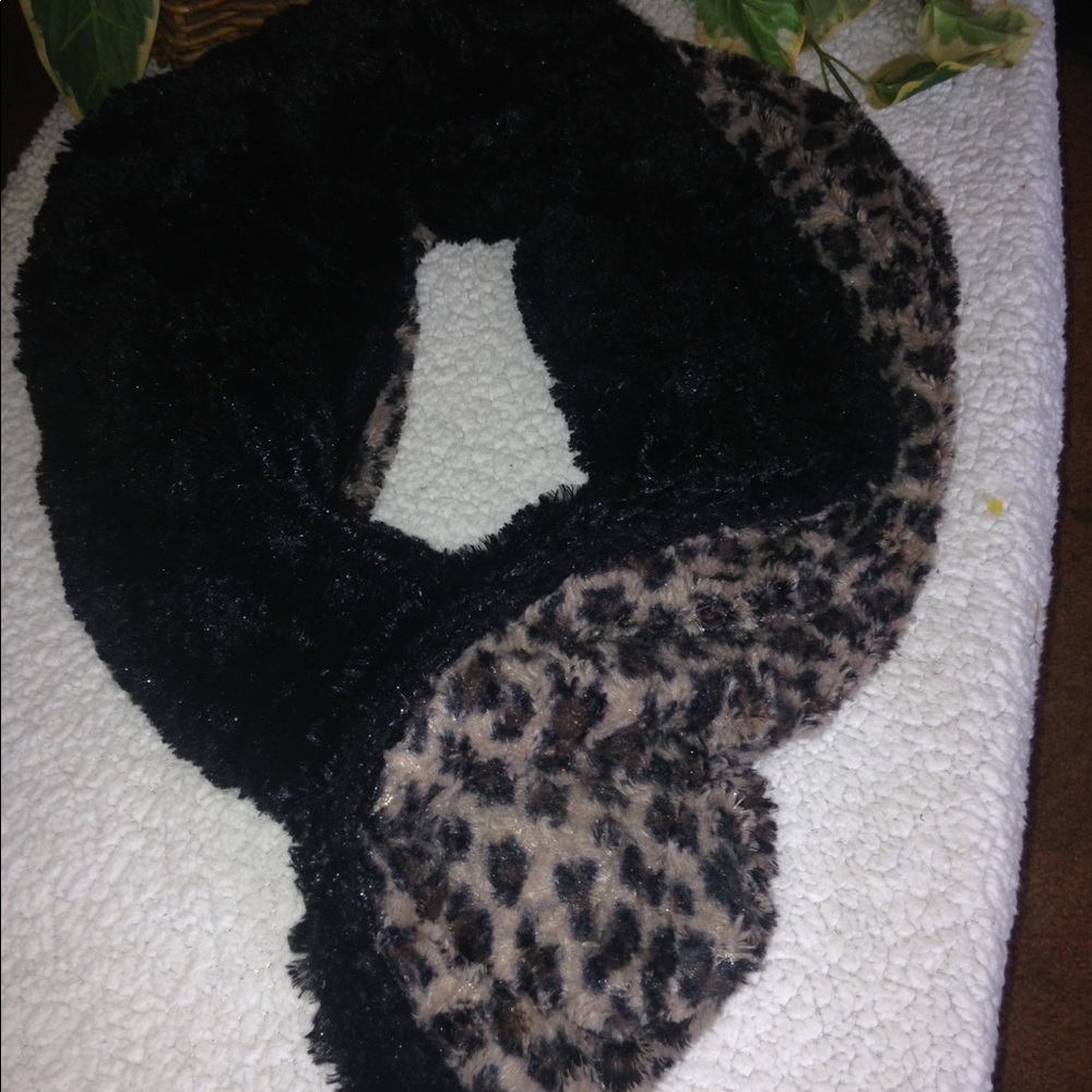 Infinity Scarf - Picture 3 of 7